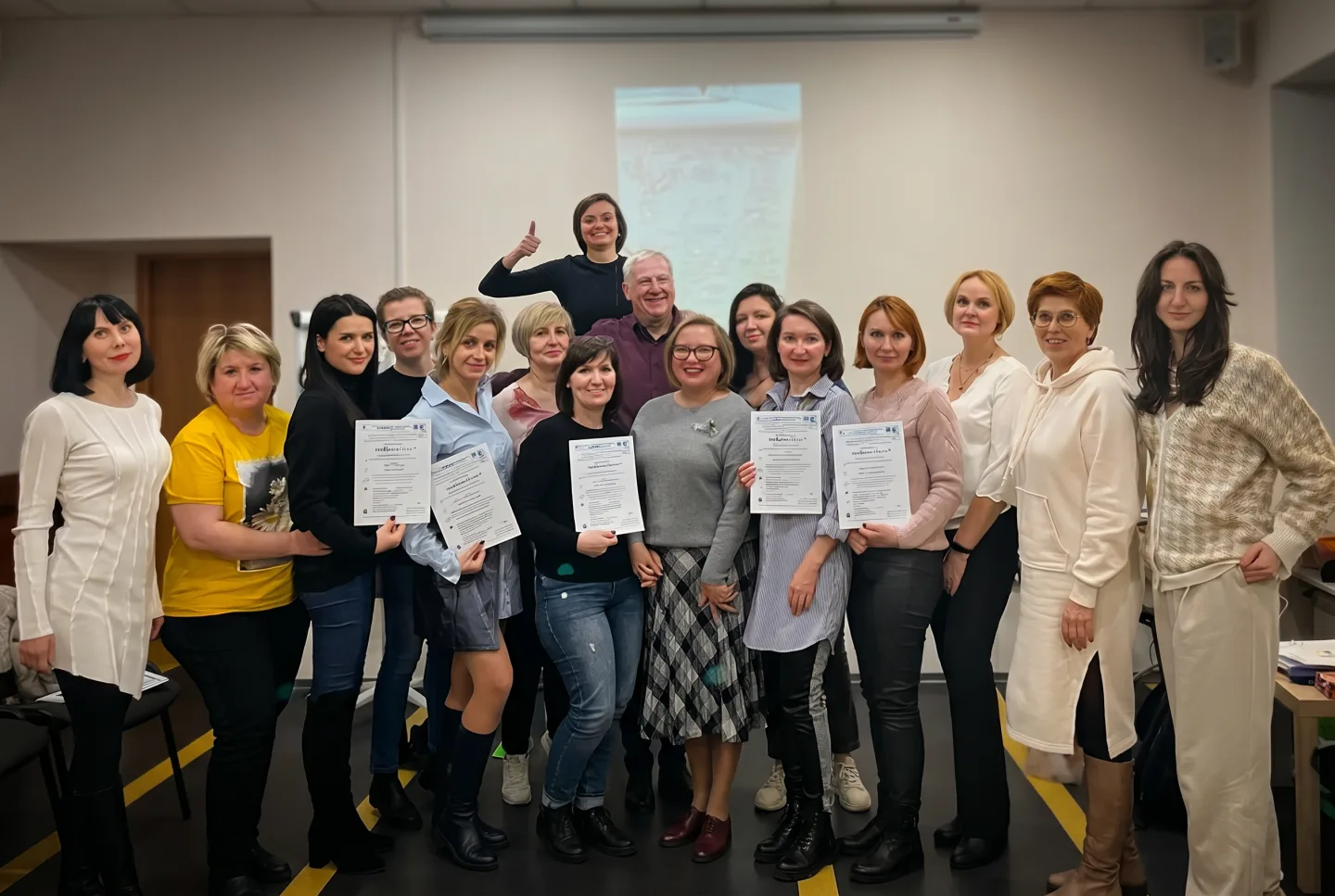 Выпускники МАБК с дипломами